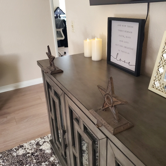 Vintage Cast Iron Rustic Star Stocking Holders - Picture 3 of 13